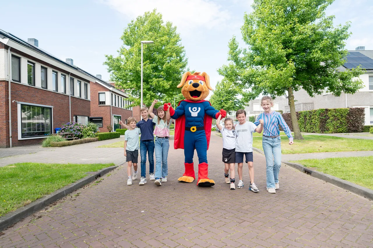 Mascotte Cluppie support de lotenverkopers