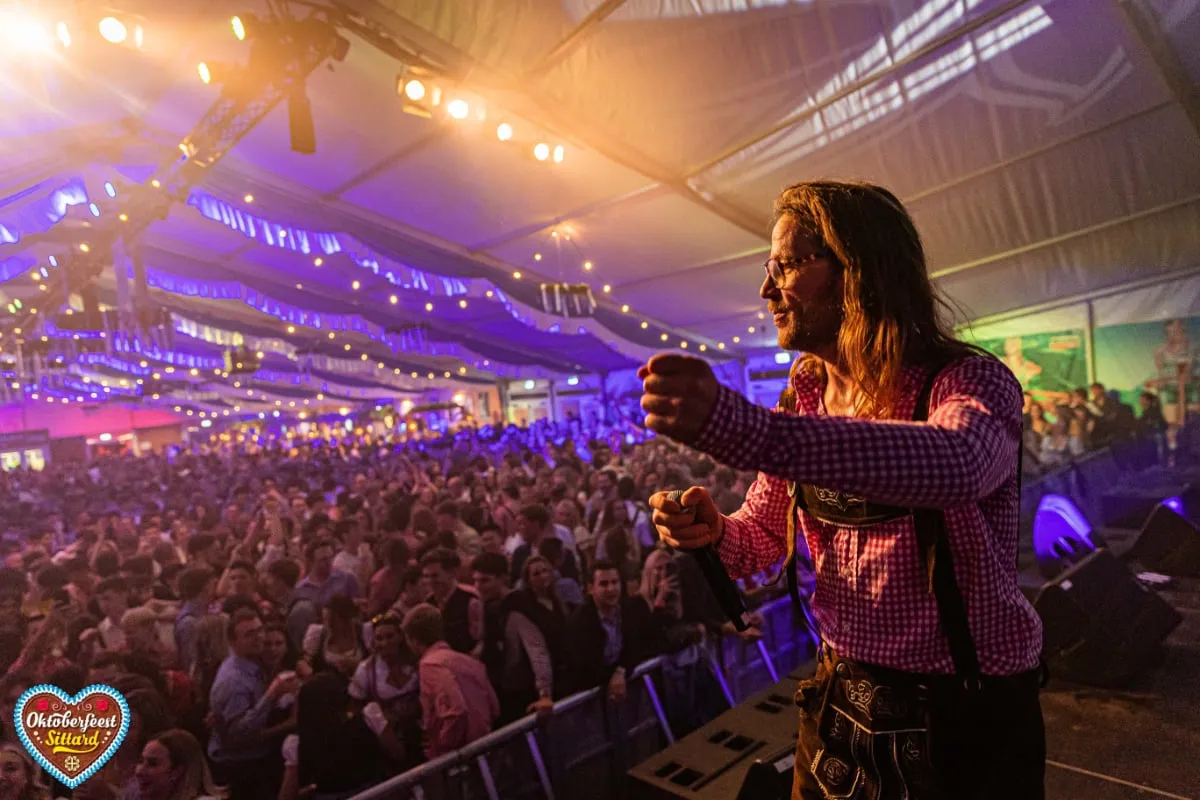 2022 10 22 oktoberfeest zaterdag livefeed logo 029