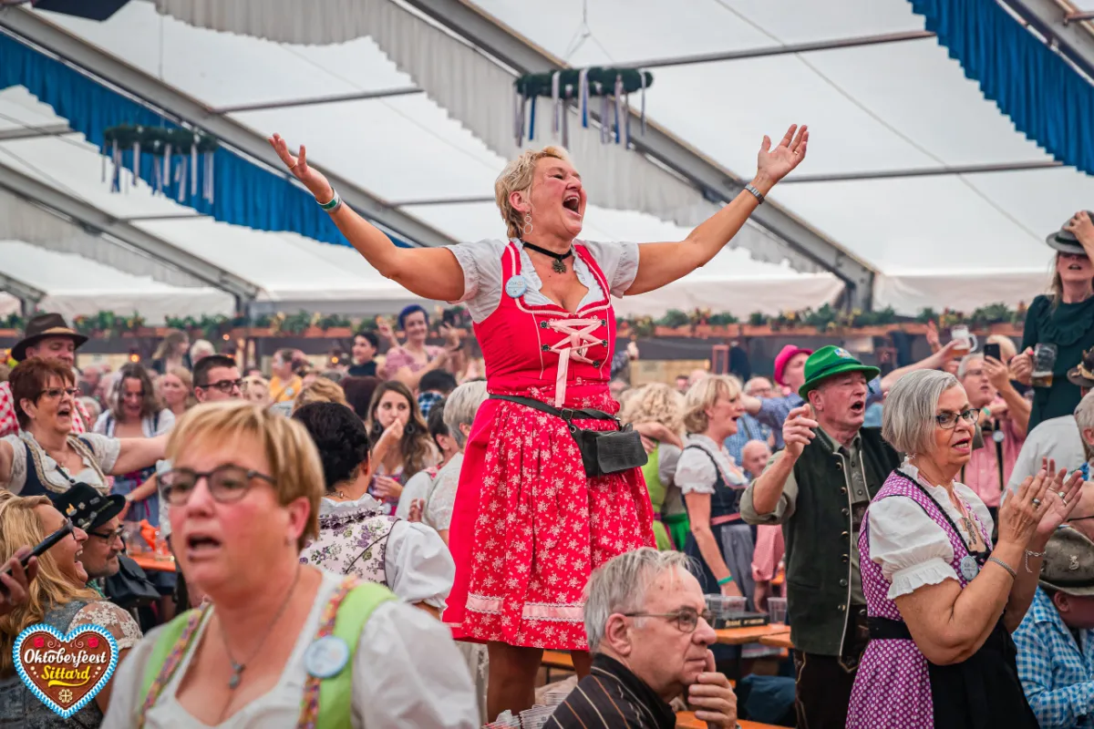 2022 10 24 oktoberfeest maandag livefeed logo 016