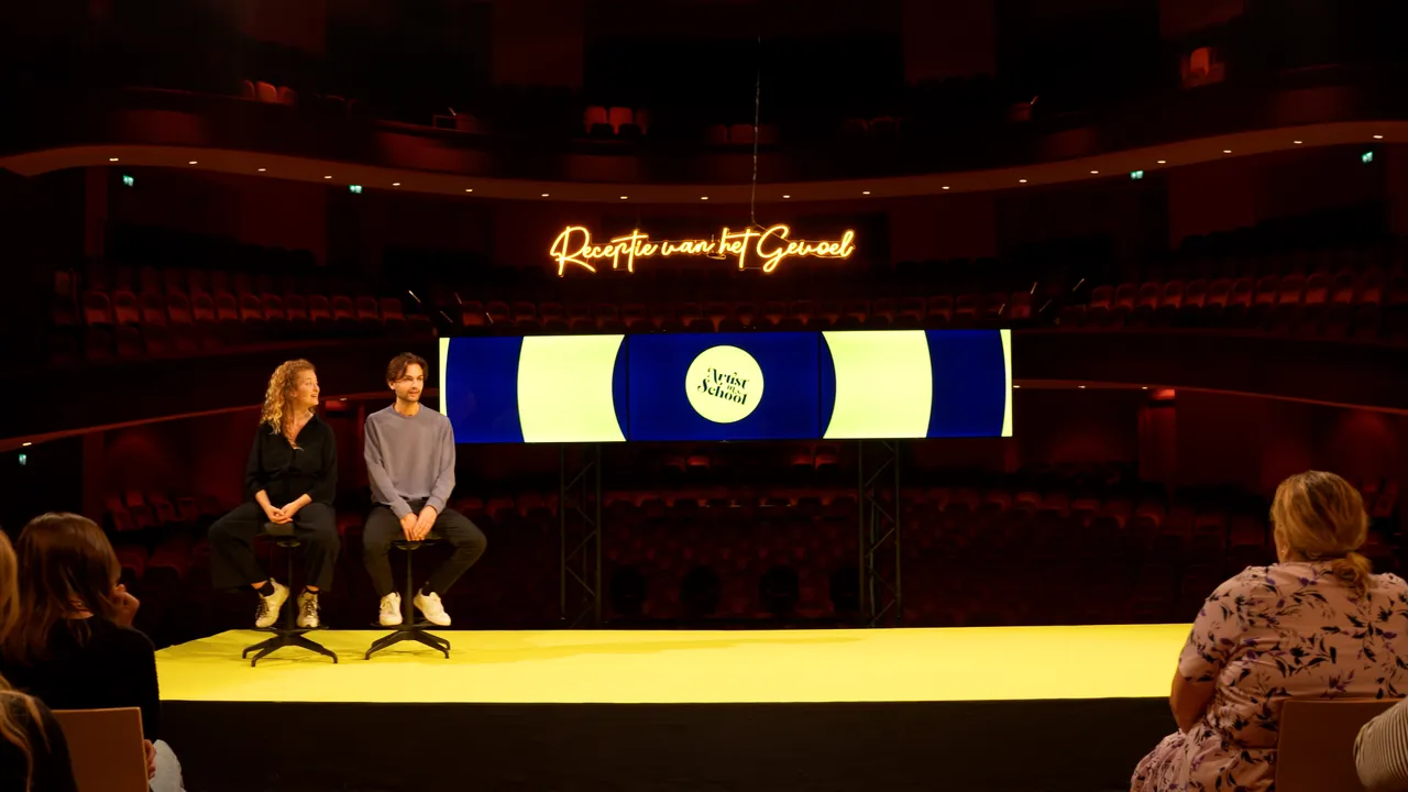 artist in school still 1