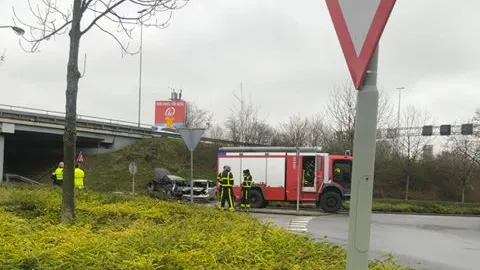 botsing brandende auto in echt