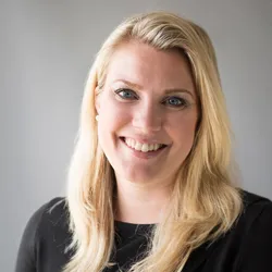 dsc1846 ellen 250x250