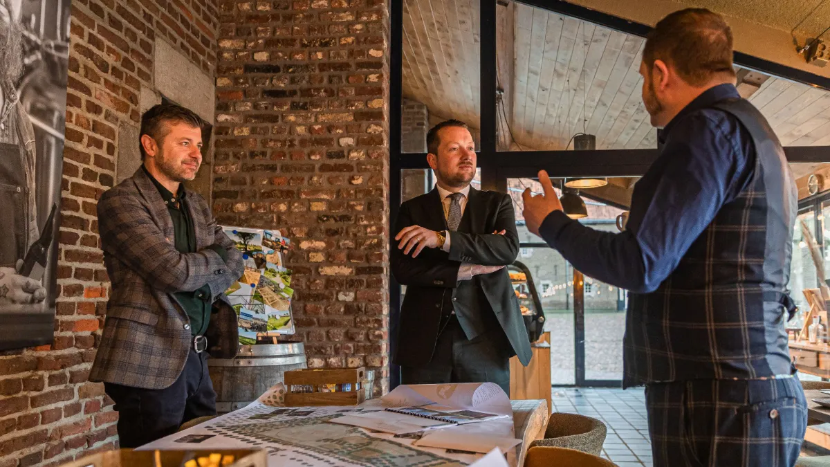 igor stel presenteert de plannen rockateer