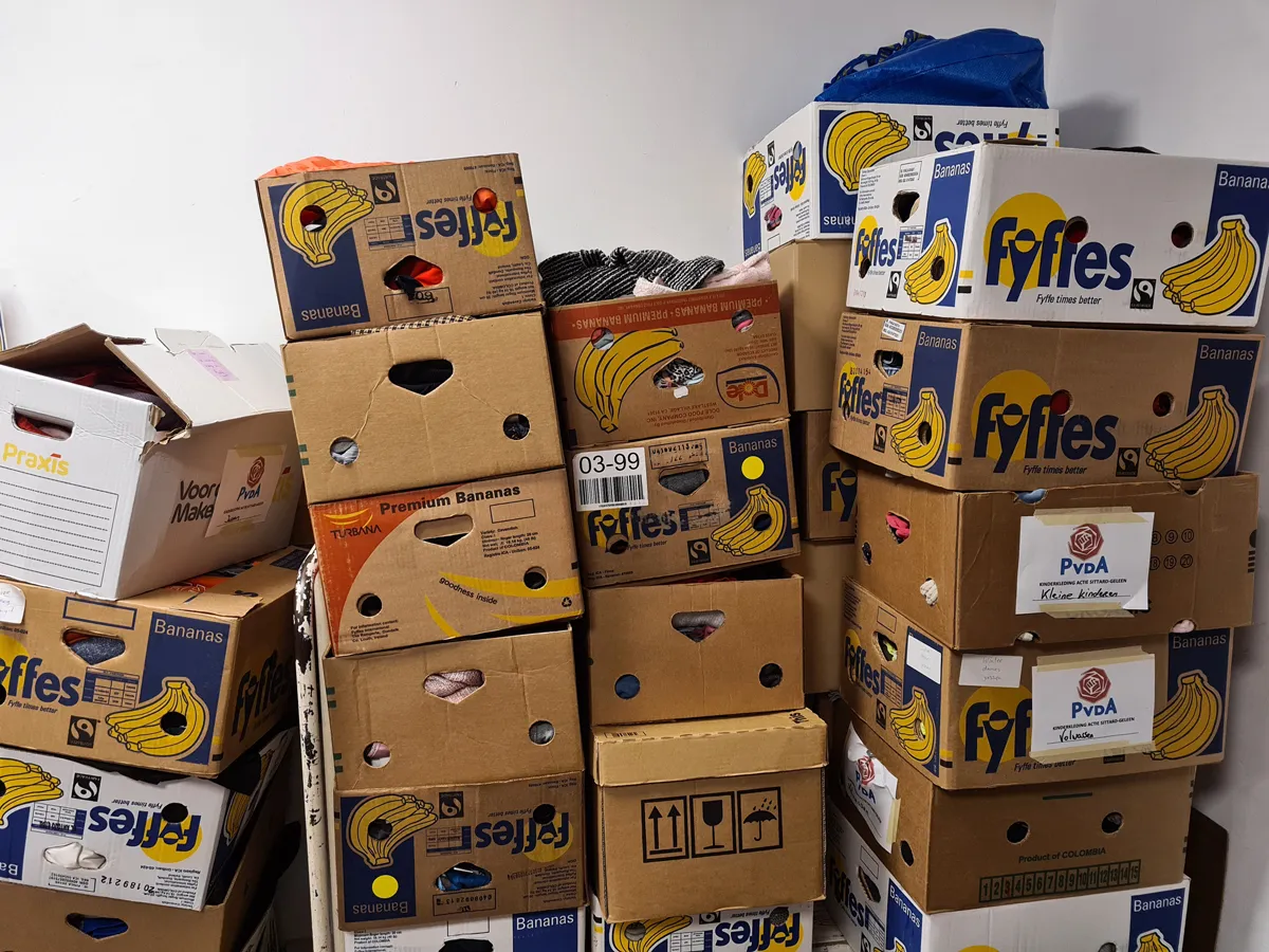 kinderkledinginzameling pvda evzg 1