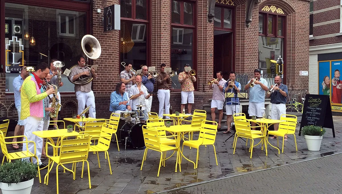 tisniksentwurtniks hoempapa de chanson1