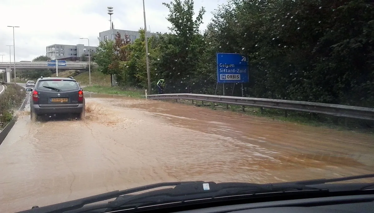 waterleidingbreuk bij raadskoul
