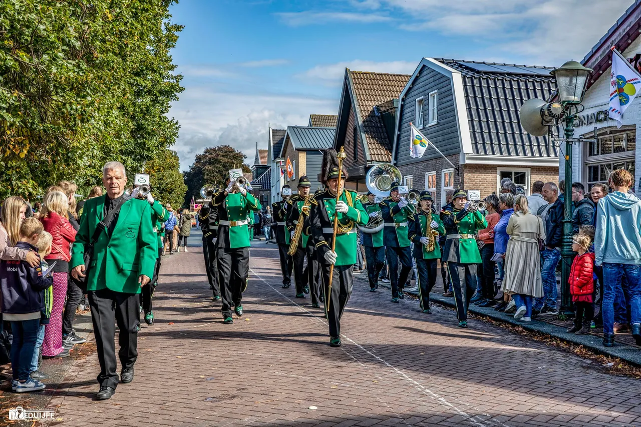 korps groene kleding