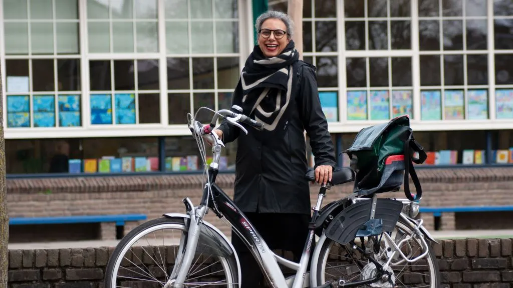 fietsen brengt je verder portretfoto sophi