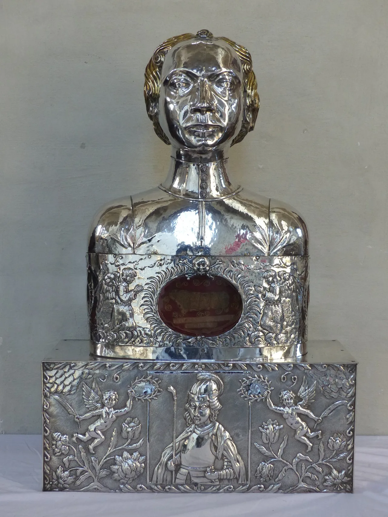 zilveren buste van sint eusebius bruikleen sint eusebius parochie arnhem