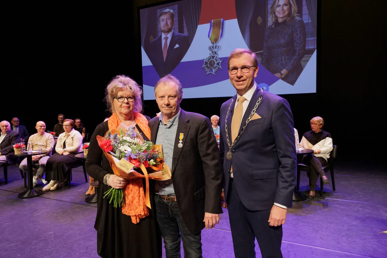 1timo van beek b