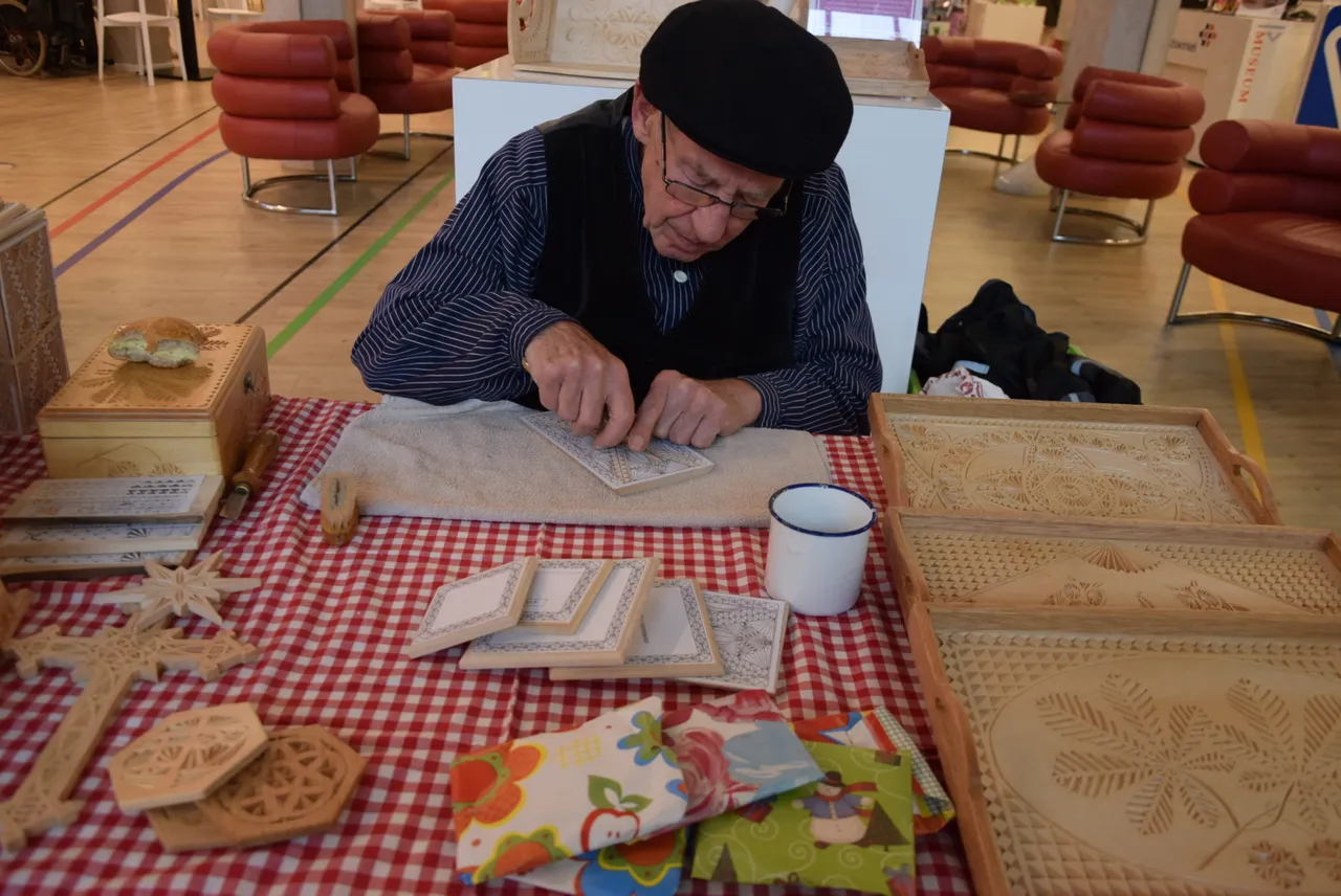 fries houtsnijwerk 3