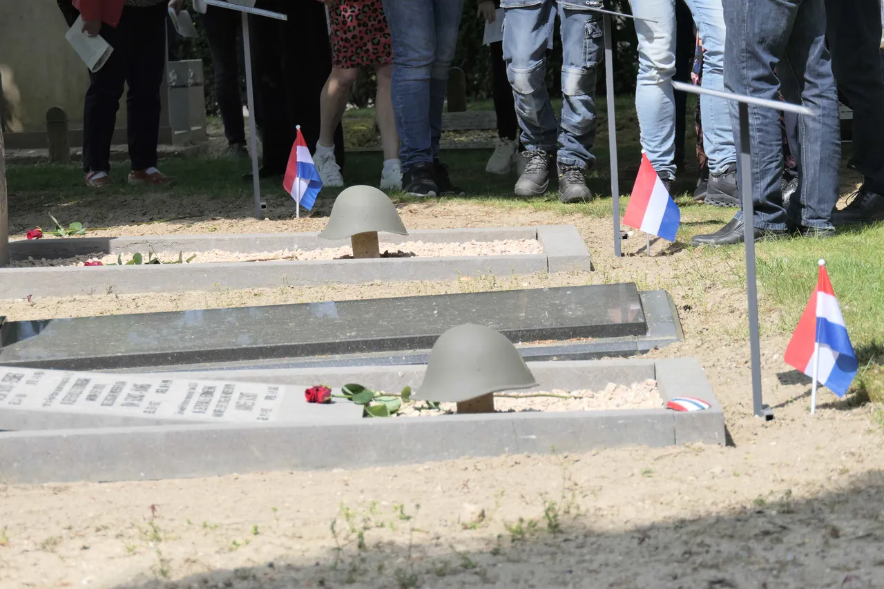 woii in veenendaal at janny groenleer b