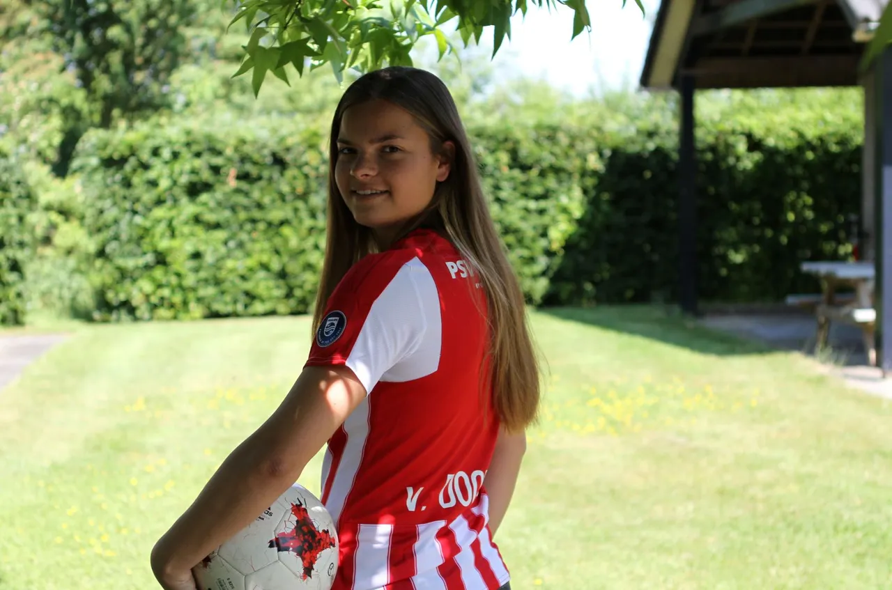 kayleigh van dooren vlak voordat ze in 2018 voor psv ging spelen