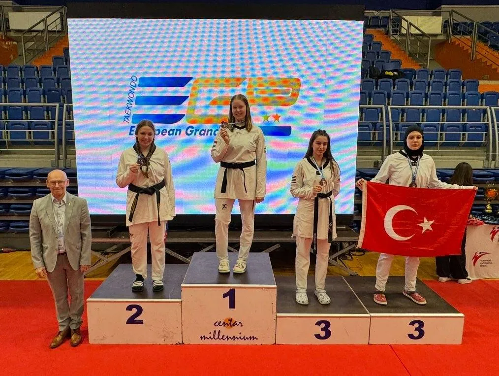 Podium Servie 2025