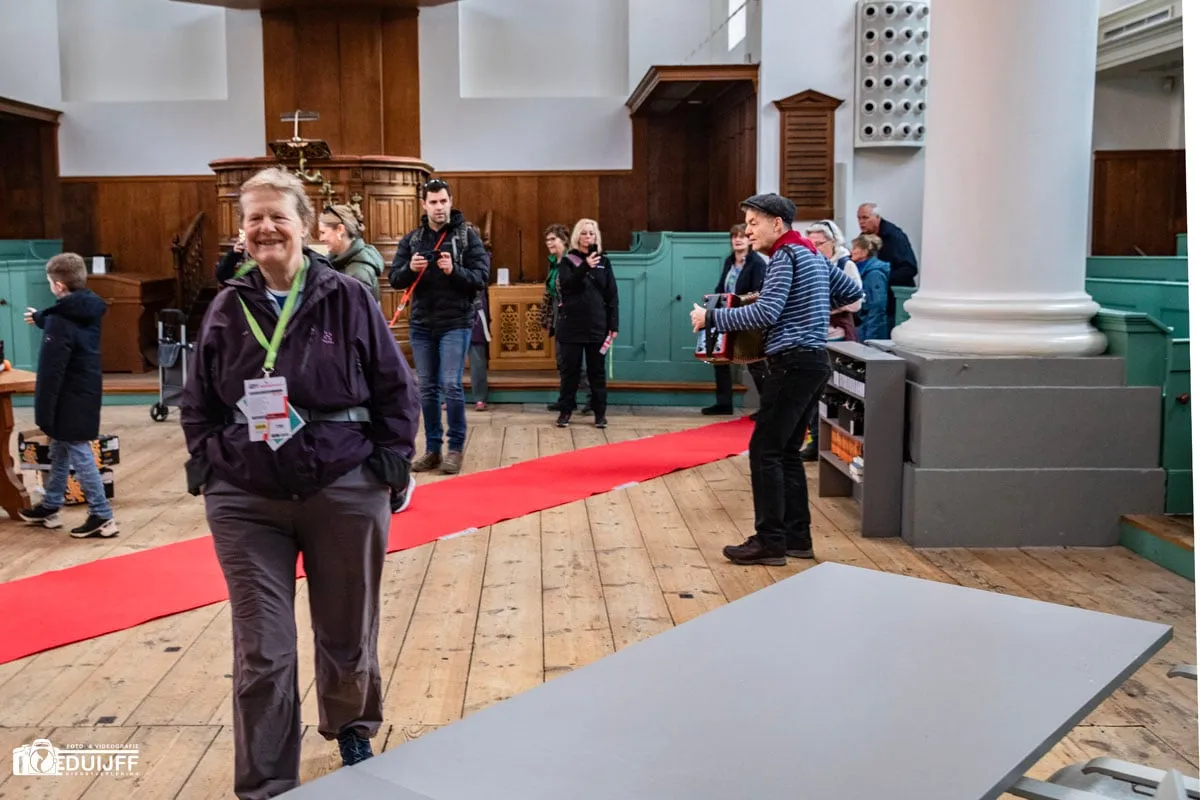 kerk inside art