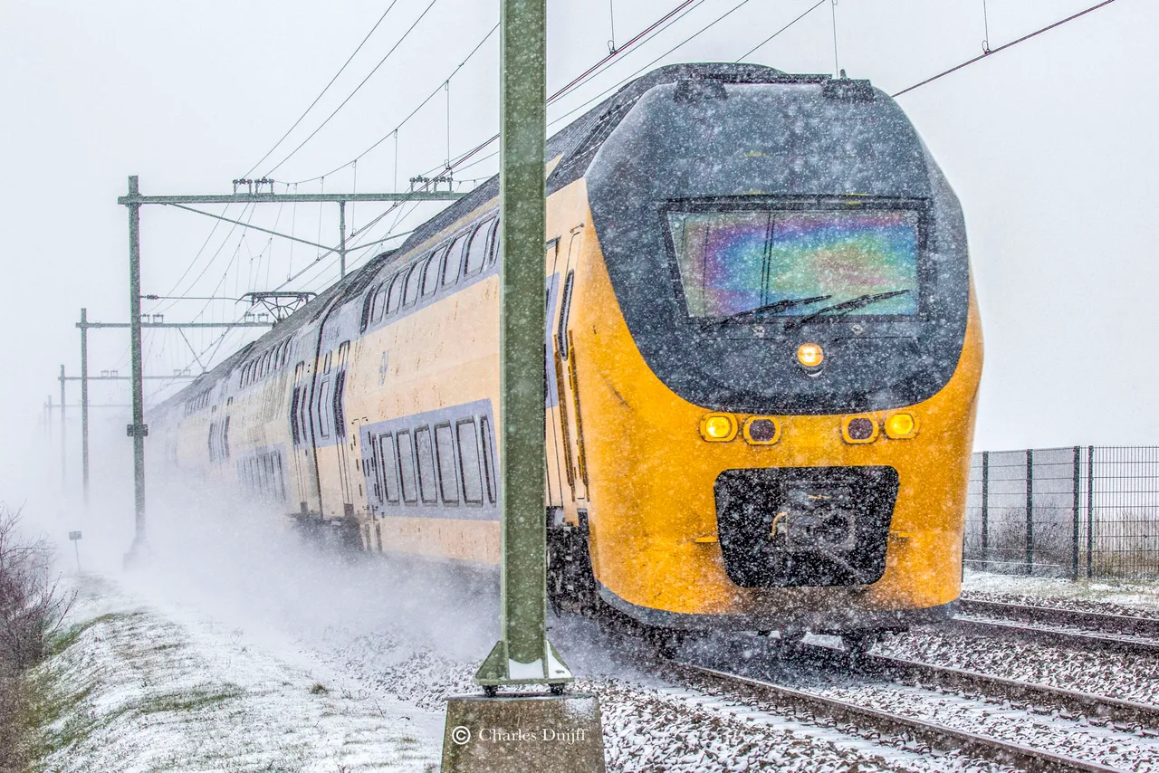 trein in sneeuw