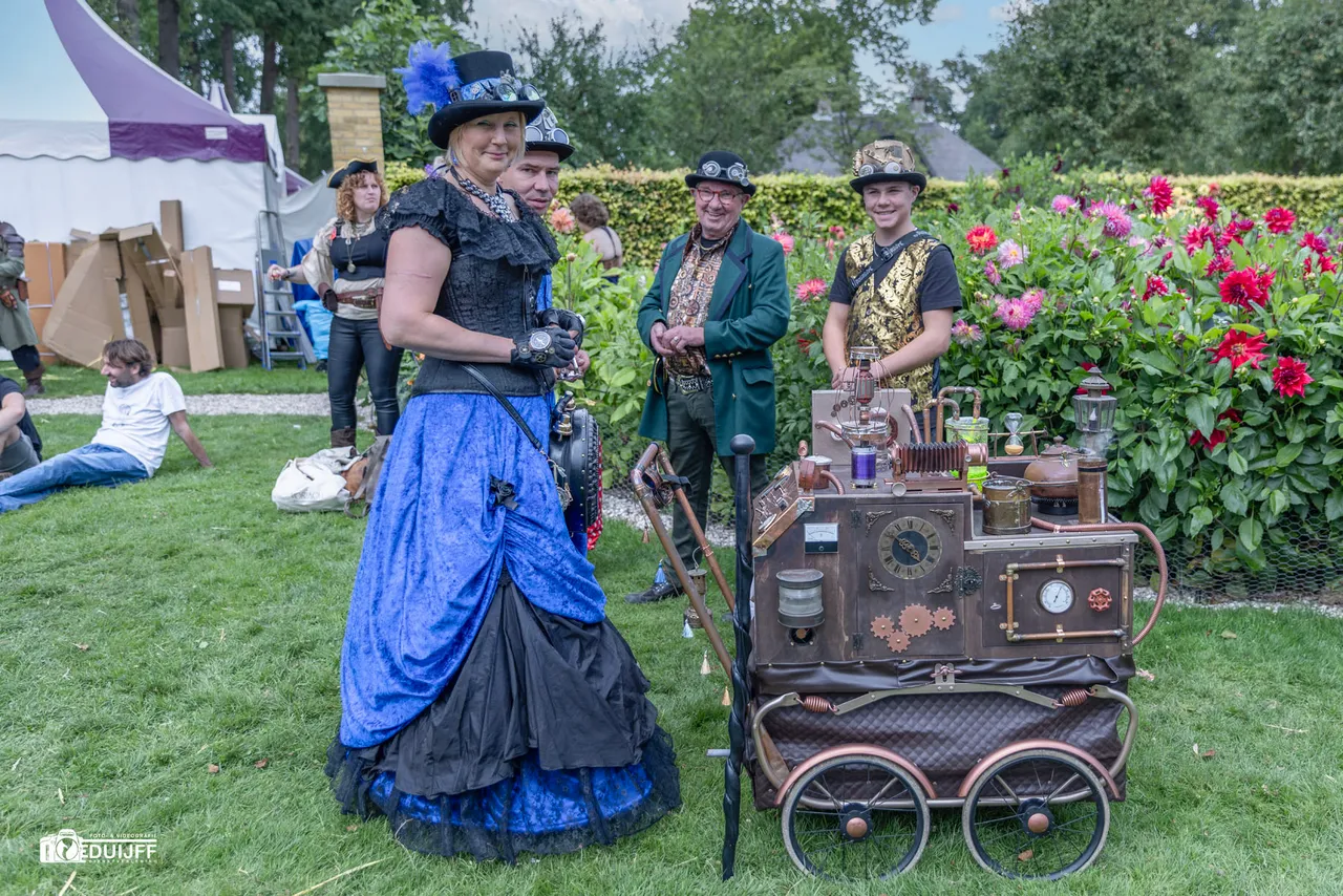 ART Steampunk kinderwagen