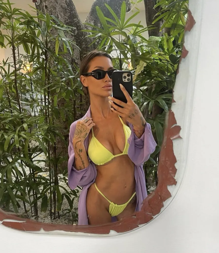 jaimie 889x1024