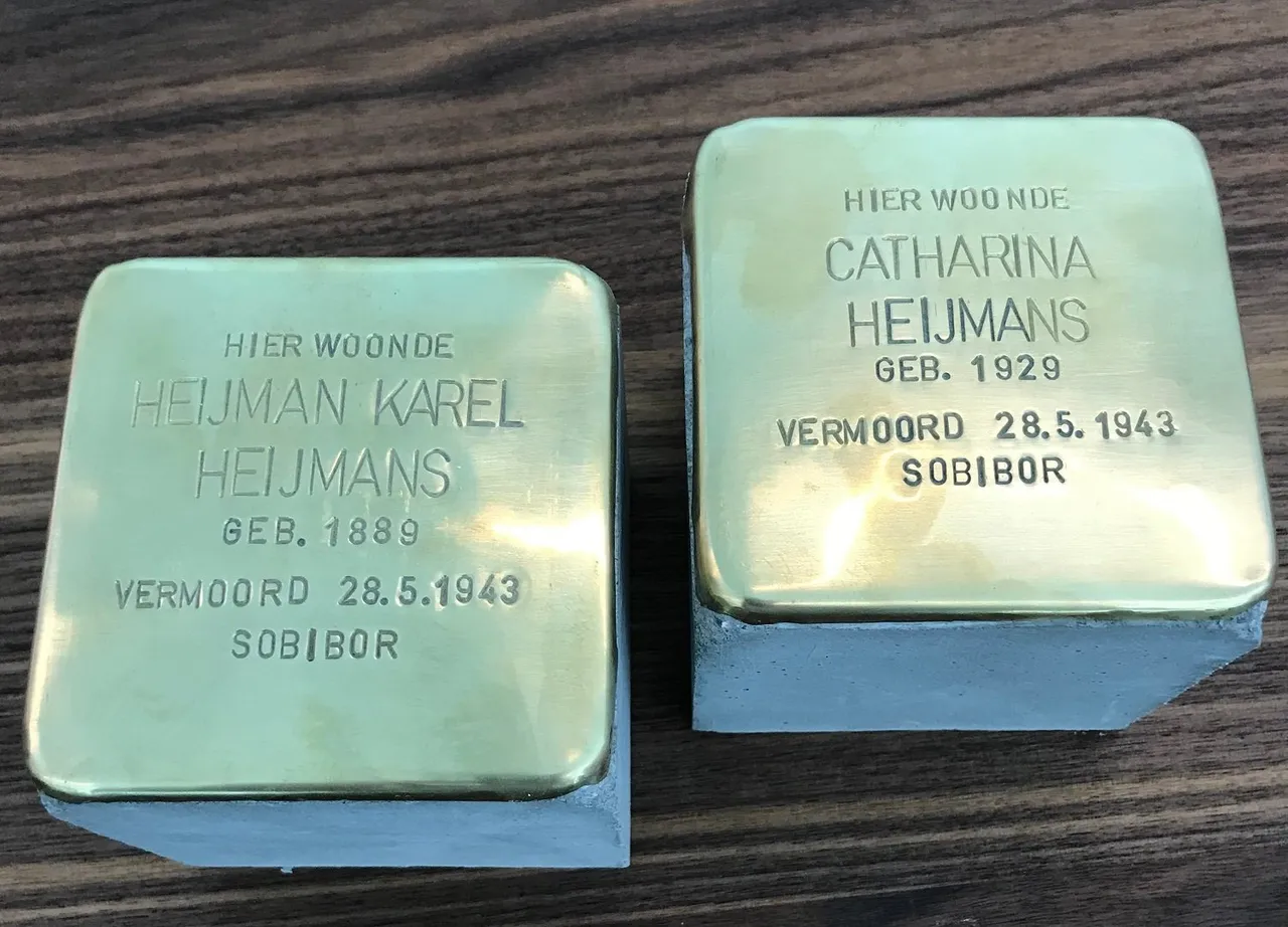 struikelstenen van boven nmkv