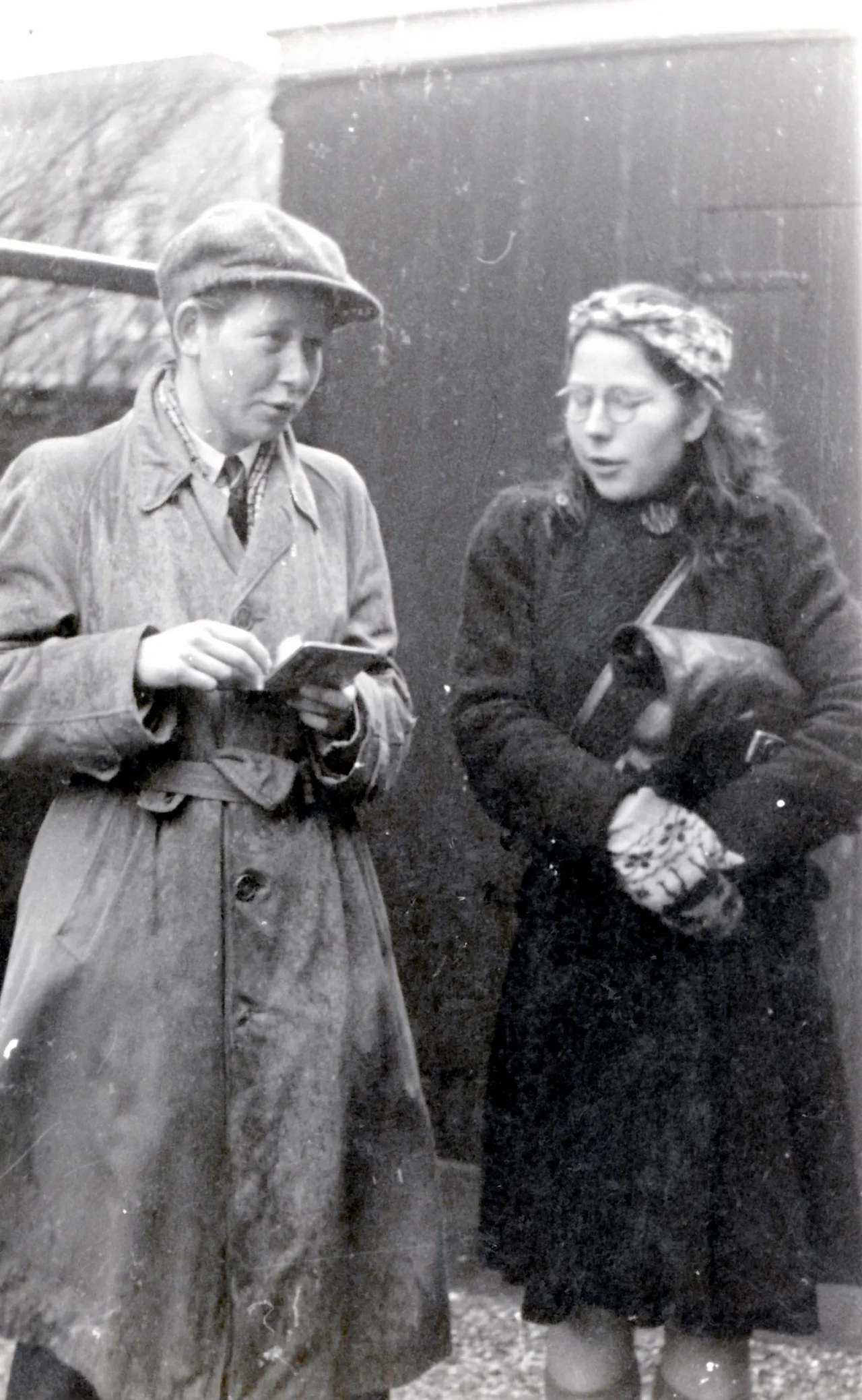truus oversteegen en hannie schaft in vermomming foto verzetsmuseum amsterdam exp nmkamp vught tm 30 9 2018