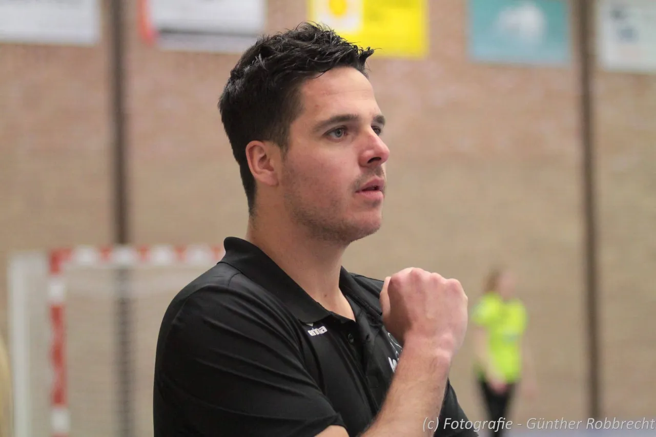 Rob van den Akker trainer-coach bij Tachos (foto © Gunther Robbrecht)