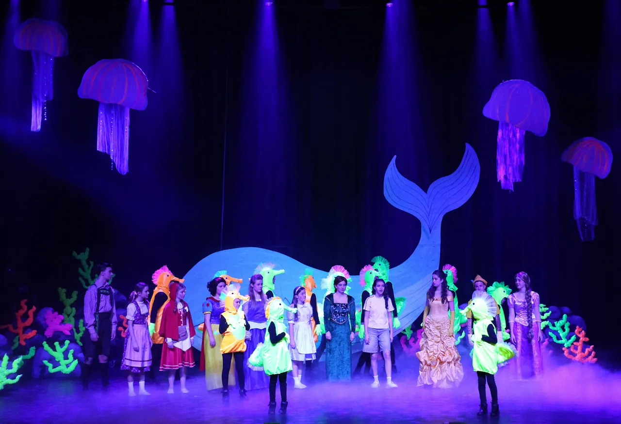 Onderwater met sprookjesfiguren