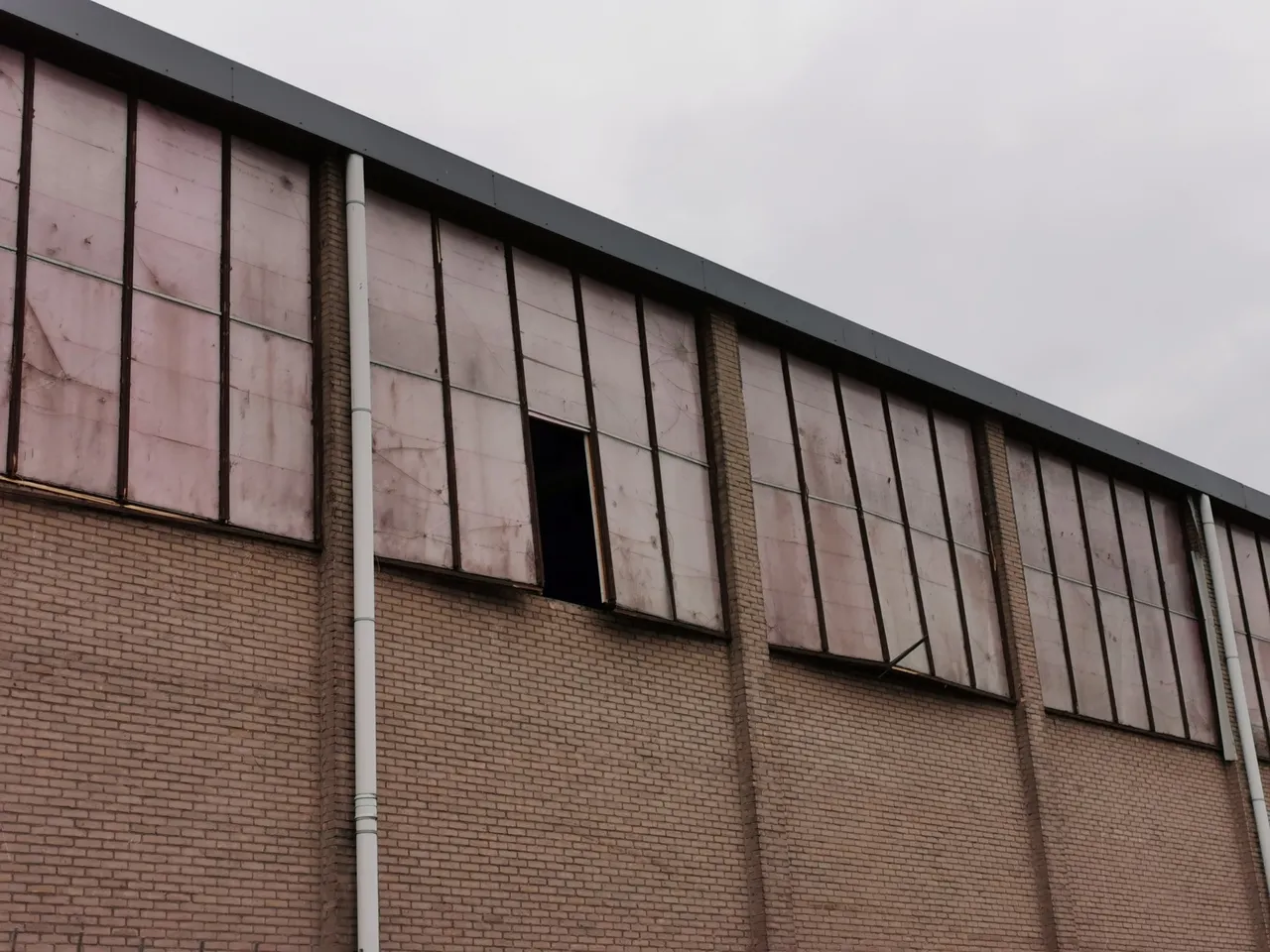 09 02 puin sporthal