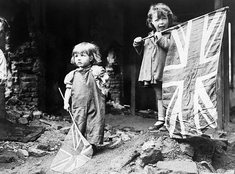 800px ve day in london 8 may 1945 imperial war museum