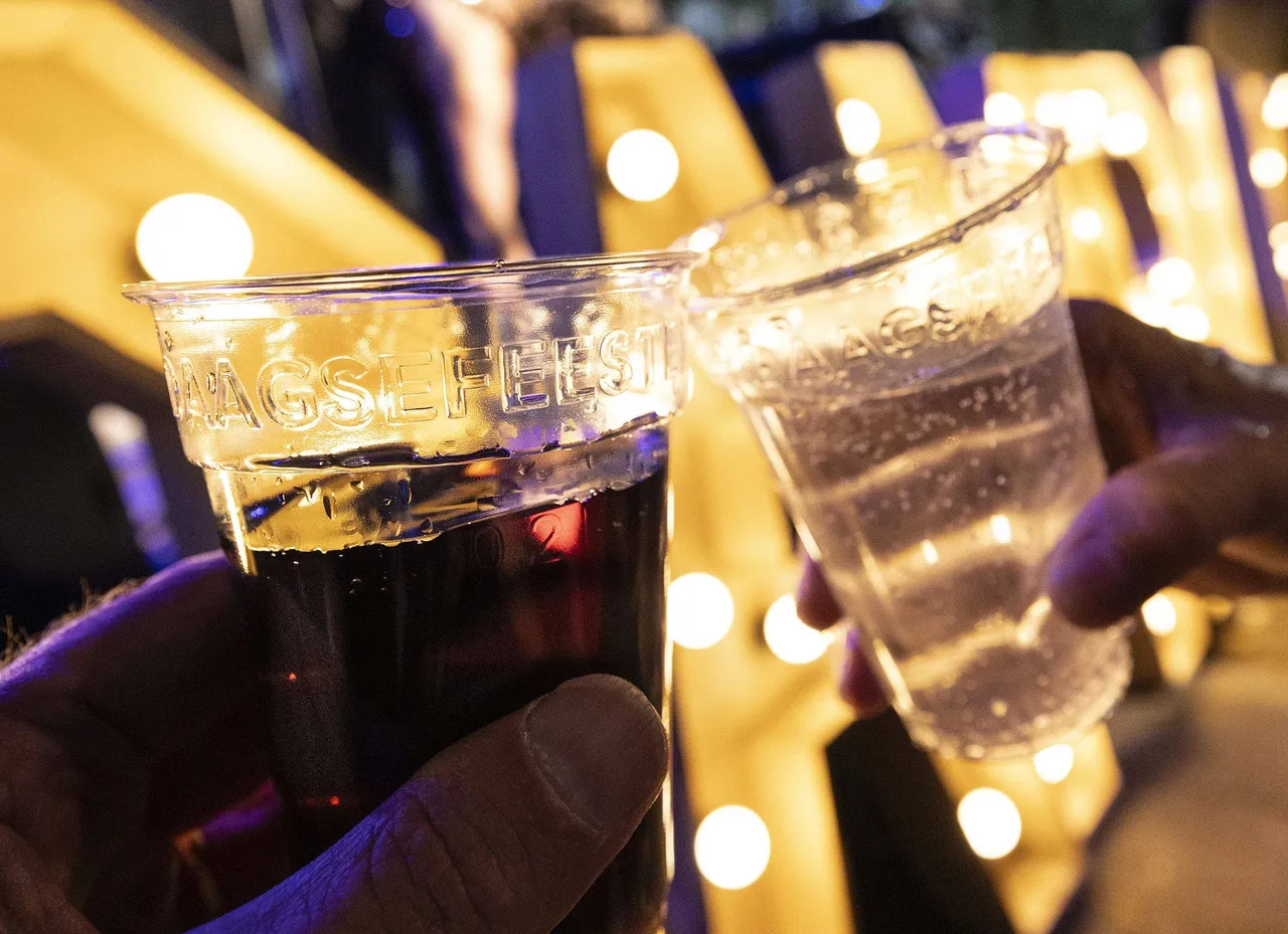 16-07-2025-Bart-Nijs_Vierdaagsefeesten_J4A5578 Vierdaagsefeestenfoto Bart Nijs 07162025-beker