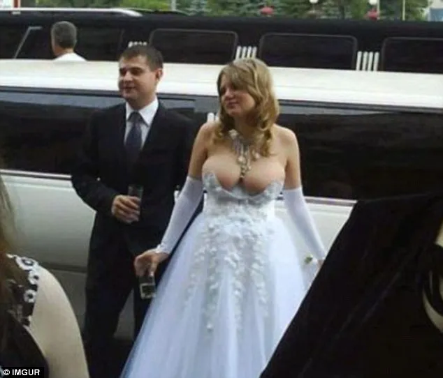 38f6029e00000578 3816003 other women determined to flash the flesh on their big day inclu m 43 1475251902538
