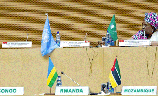 6 men are photoshopped out of world institutions