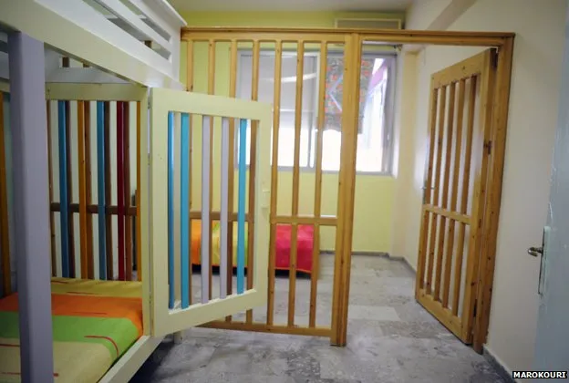 78974895 paintedcagebedandcage