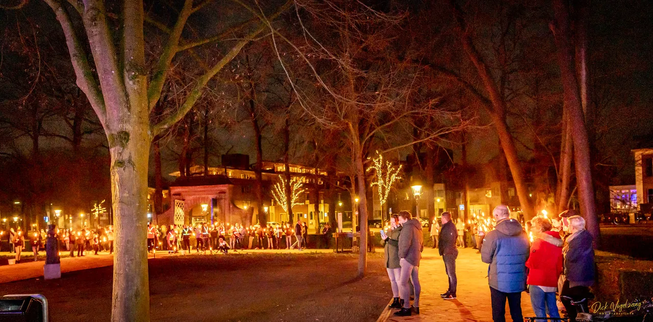 51939592967 4016b67401 h