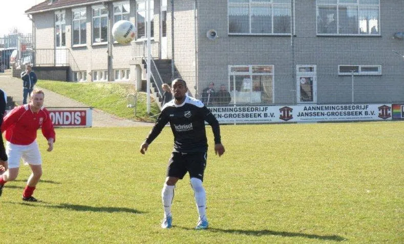 awc rood wit 02