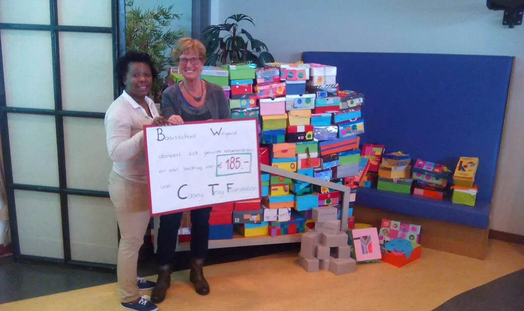 casey troy gevulde schoenendozen 02