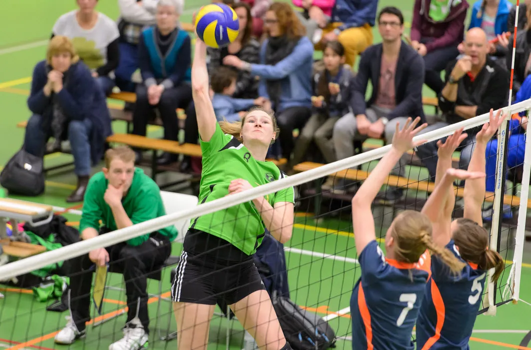 dionne schreven scoort met een verbeten gezicht