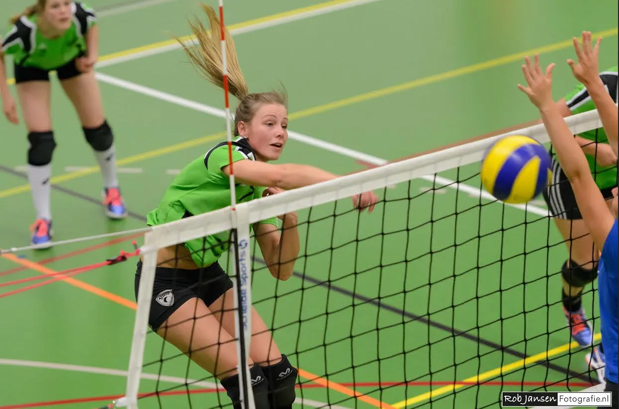 manon ottjes haalt verwoestend uit