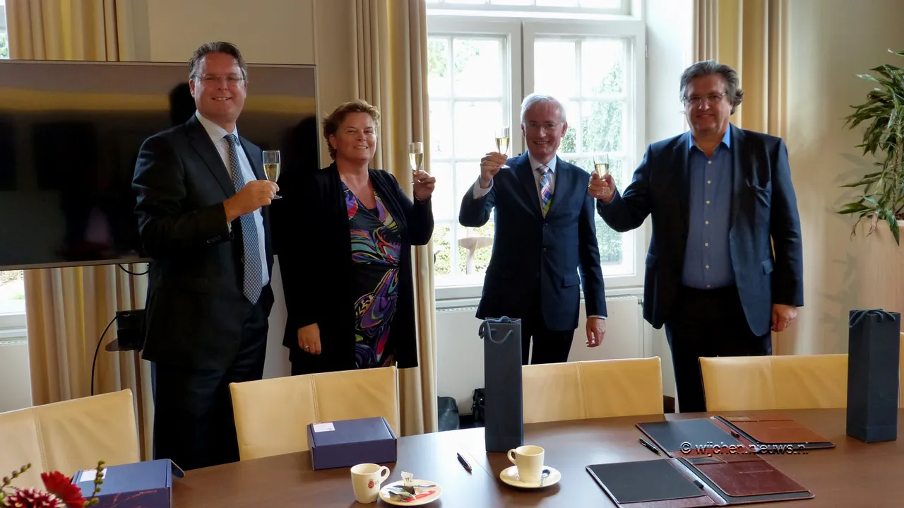 ondertekening gemeente wijchen en rabo 02