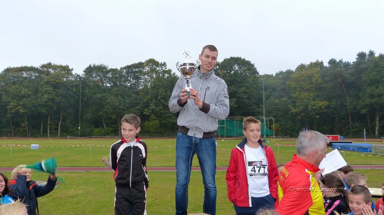 opening atletiekbaan 20