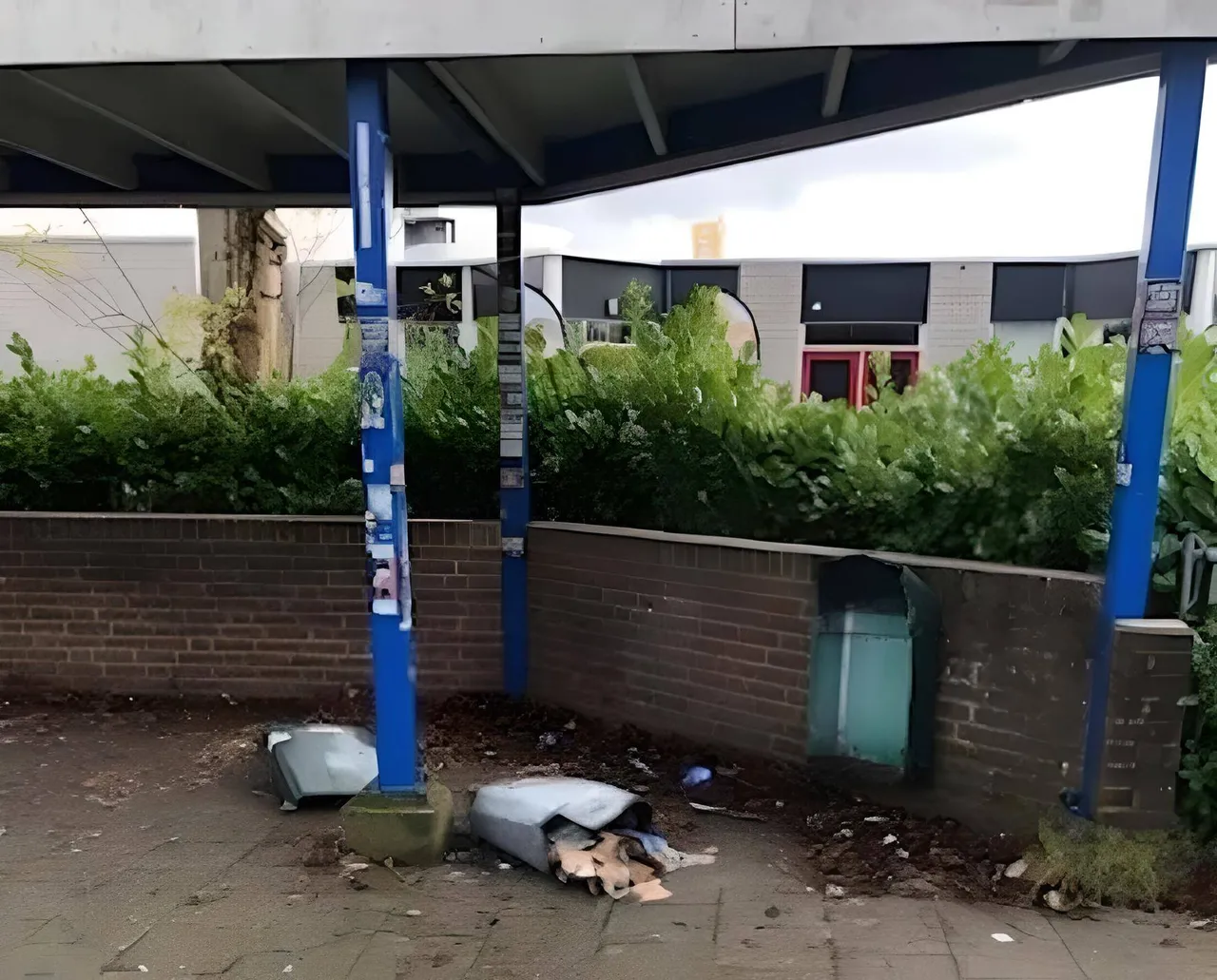 vuurwerk vernielde afvalbak Scherm­afbeelding 2025-11-05 om 13