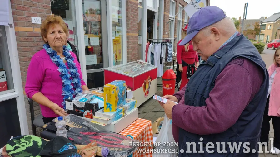 20210926 woe garage sale 005