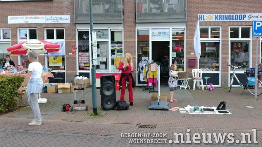 20210926 woe garage sale 010