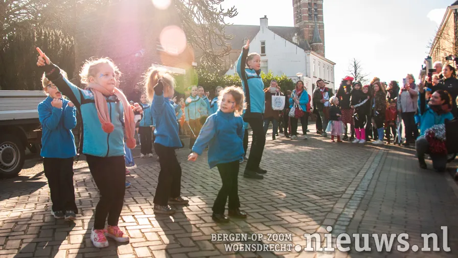 20220226 oss intocht 039