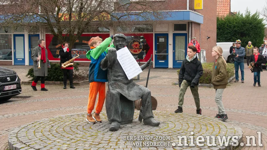 20230218 jkr oss intocht 012