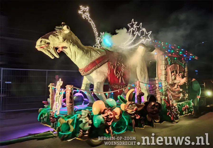 20230429 mm hoo lichtstoet 004