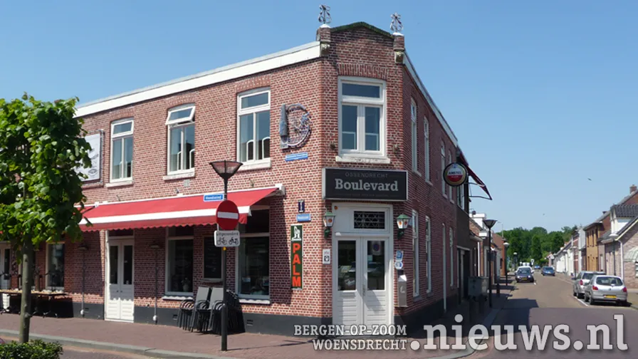 jkr oss cafe boulevard 001b