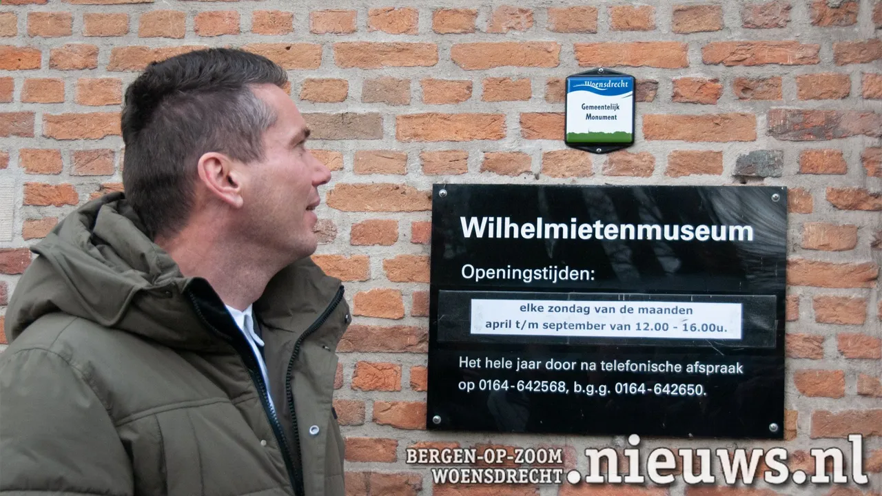 Het poortgebouw als officieel gemeentelijk monument<br>