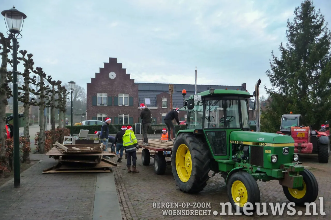 De onderdelen van de kerststal worden uitgeladen