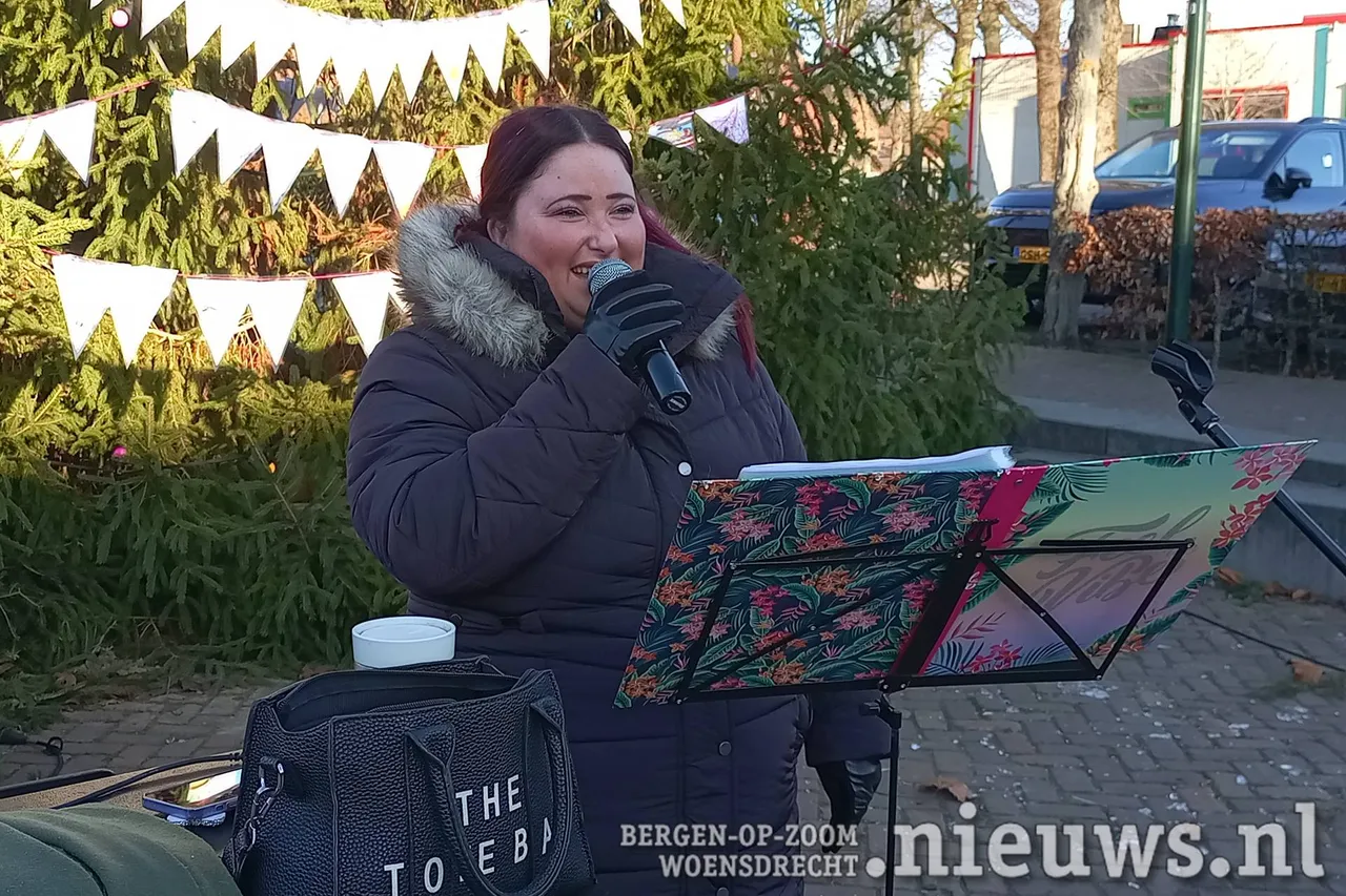 Zangeres Sharon van de Poel trotseerde de kou