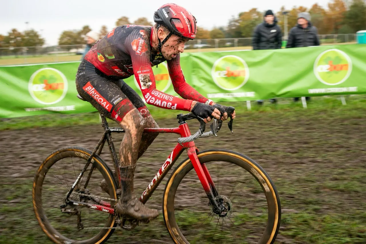 Kamp has been riding for Pauwels Sauces-Bingoal since 2019